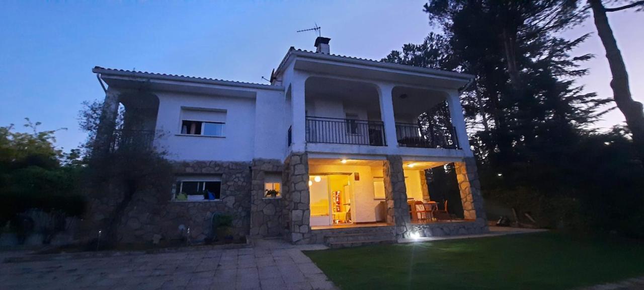 Entre Pinos Y Medusas Pedrezuela Exterior photo
